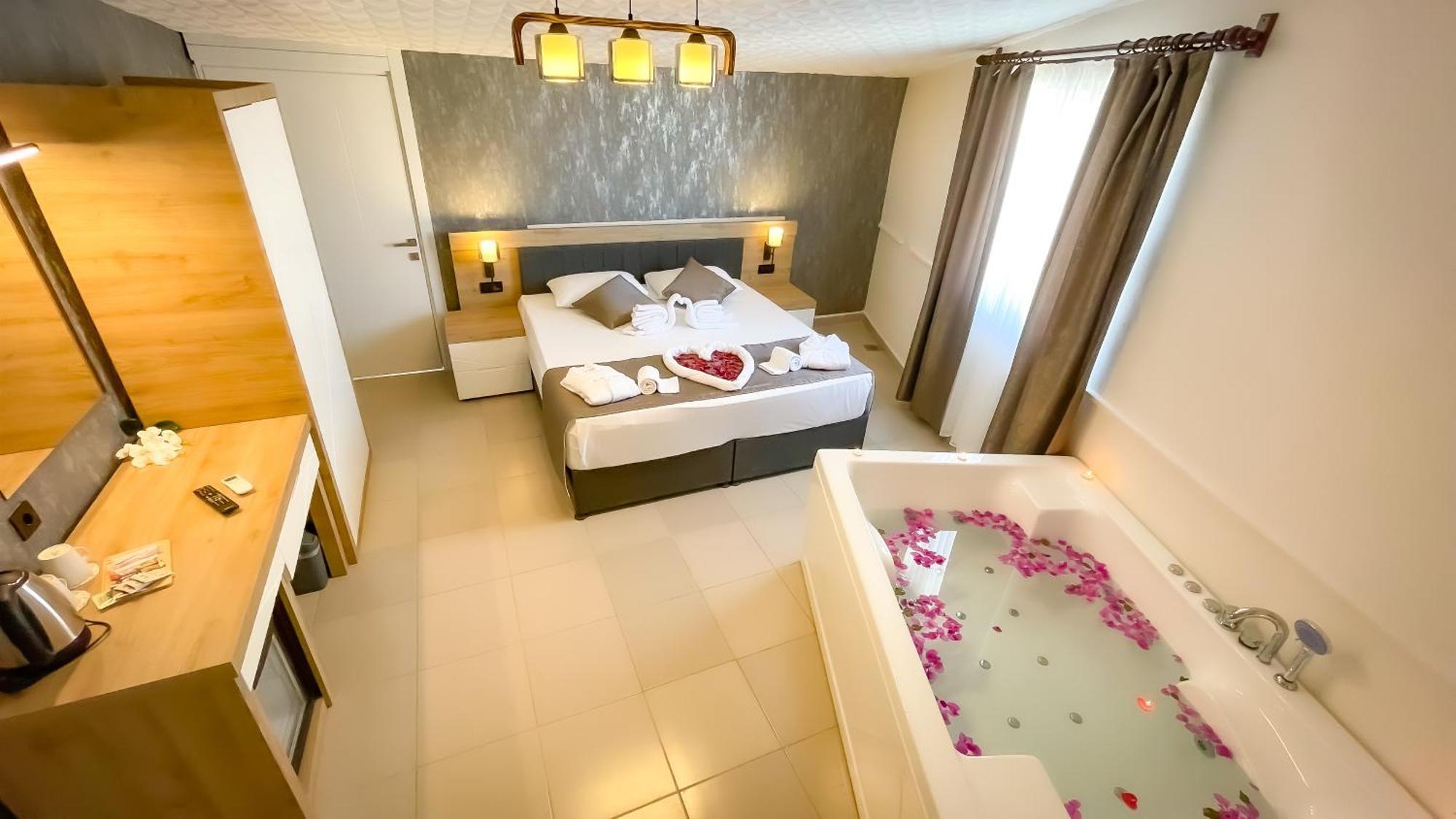 Bloomtalya Hotel Antalia Esterno foto